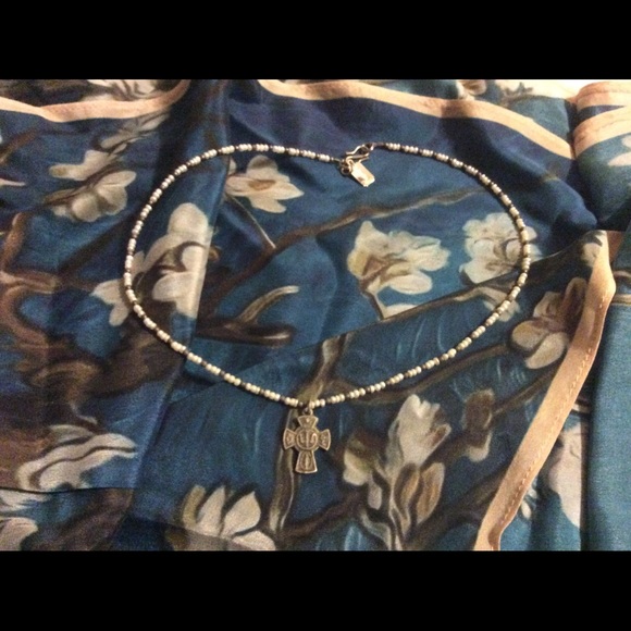Seed pearl necklace with cross - Picture 4 of 4